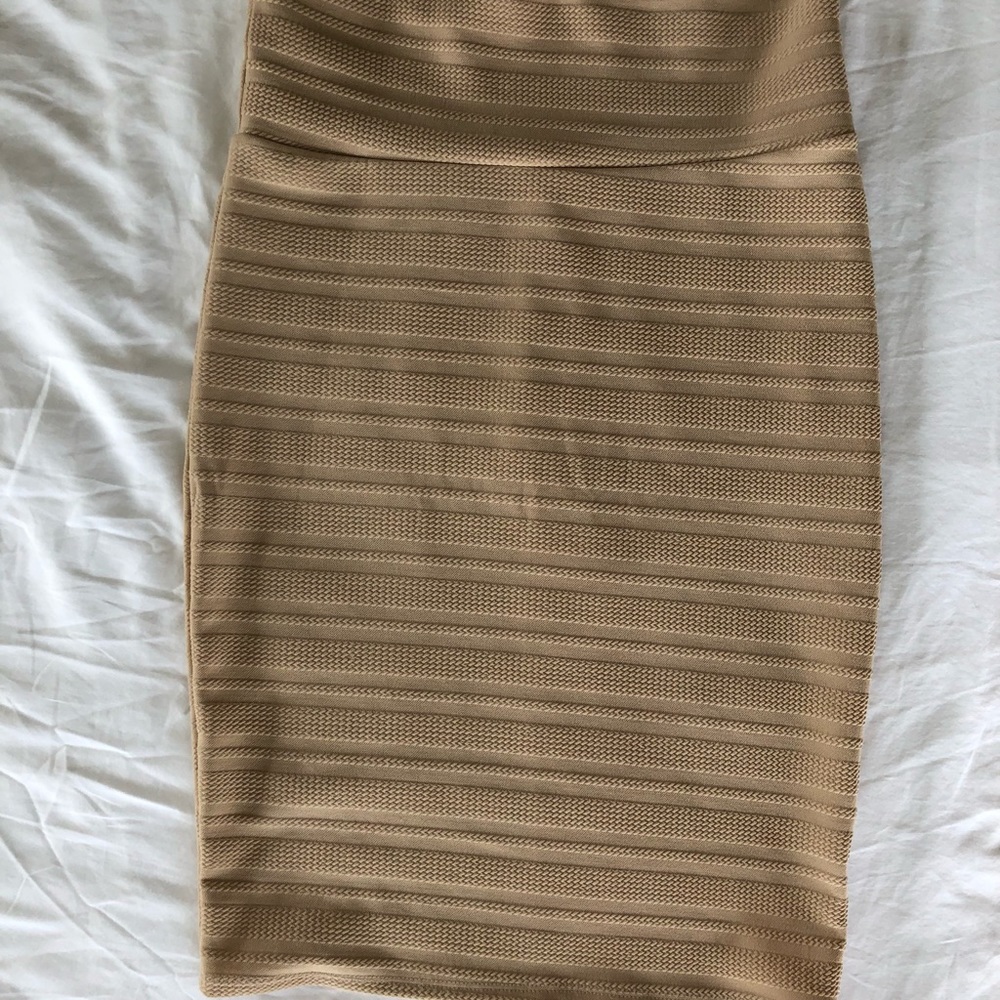 Nude pencil skirt